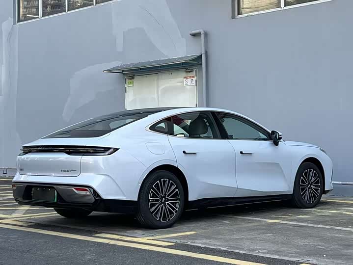 Geely Galaxy Starshine 8 EM-i 2025 2025款 130km EM-i 尊享版