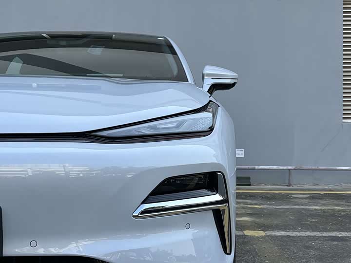 Geely Galaxy Starshine 8 EM-i 2025 2025款 130km EM-i 尊享版