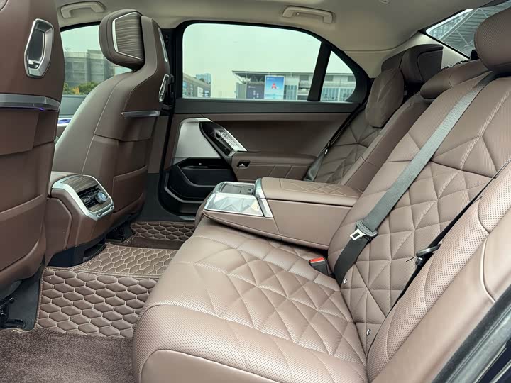 BMW 7 Series 2023 2023款 740Li 领先型 M运动套装