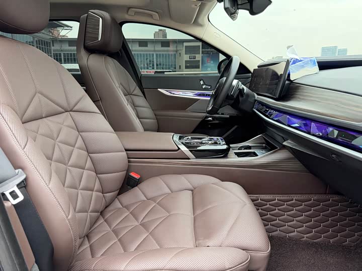 BMW 7 Series 2023 2023款 740Li 领先型 M运动套装