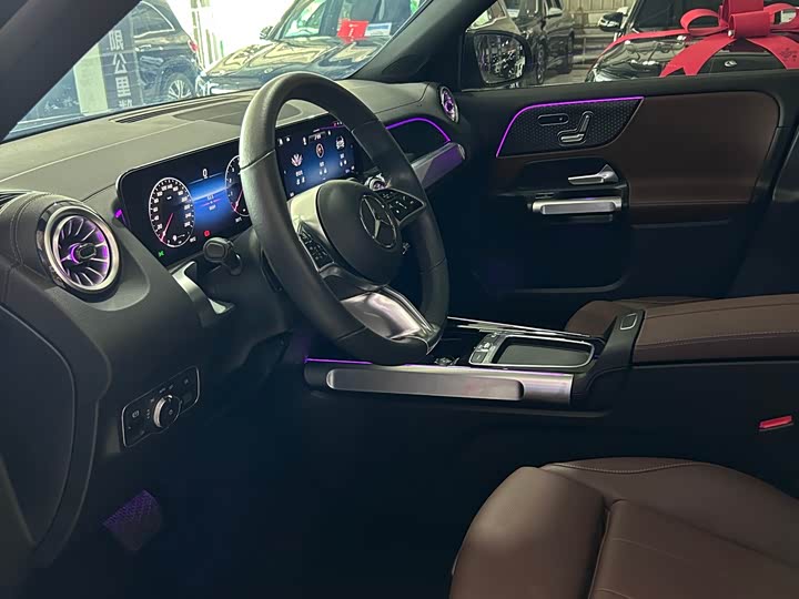 Mercedes-Benz GLB-Class 2025 2025款 GLB 220 时尚型