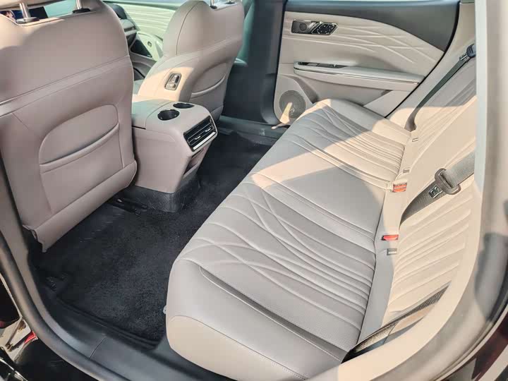 Geely Galaxy Starshine 8 EM-i 2025 2025款 130km EM-i 尊享版