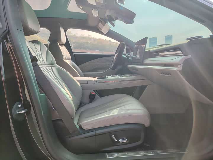 Geely Galaxy Starshine 8 EM-i 2025 2025款 130km EM-i 尊享版