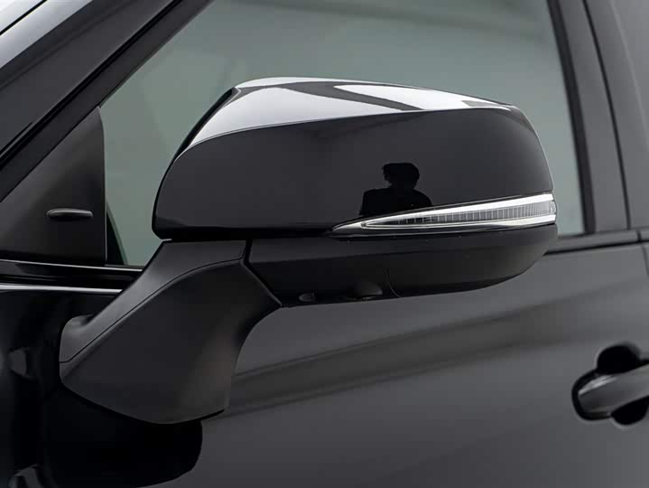 Toyota Crown Kluger 2024 2024款 2.5L HEV四驱旗舰版