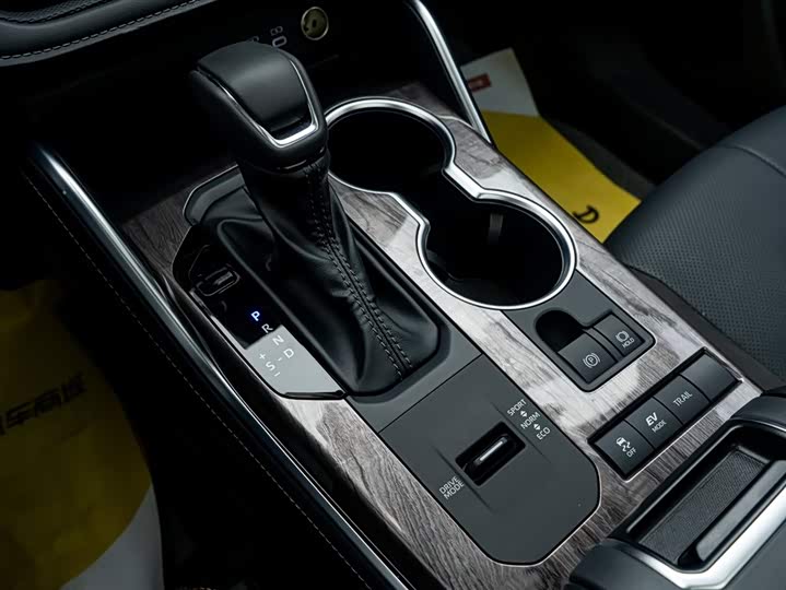 Toyota Crown Kluger 2024 2024款 2.5L HEV四驱旗舰版