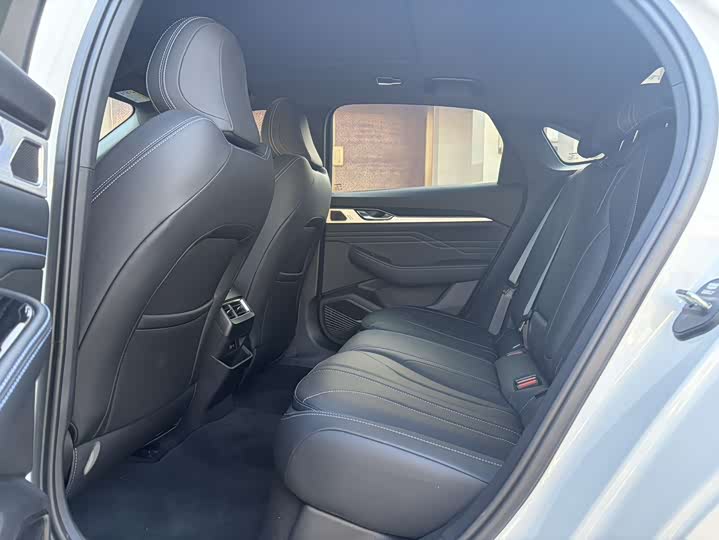 Geely Preface 2026 2026款 东方曜 1.5TD 惊鸿版