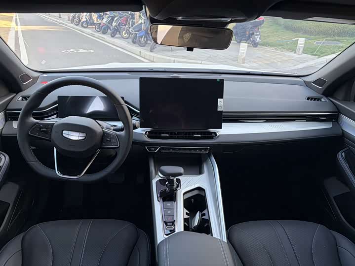 Geely Preface 2026 2026款 东方曜 1.5TD 惊鸿版