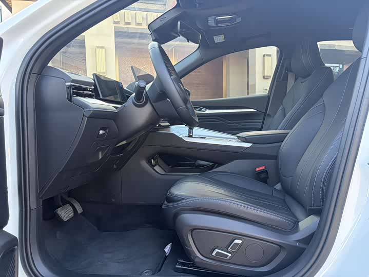 Geely Preface 2026 2026款 东方曜 1.5TD 惊鸿版