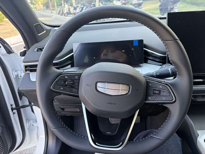 Geely Preface 2026 2026款 东方曜 1.5TD 惊鸿版