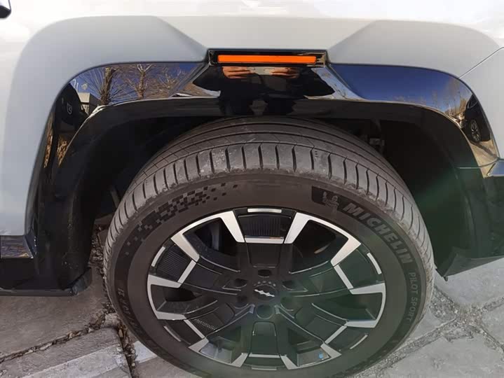 BYD FangChengBao Leopard 8 2025 2025款 智勇旗舰无人机版 6座