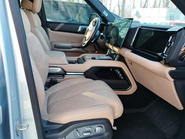 BYD FangChengBao Leopard 8 2025 2025款 智勇旗舰无人机版 6座