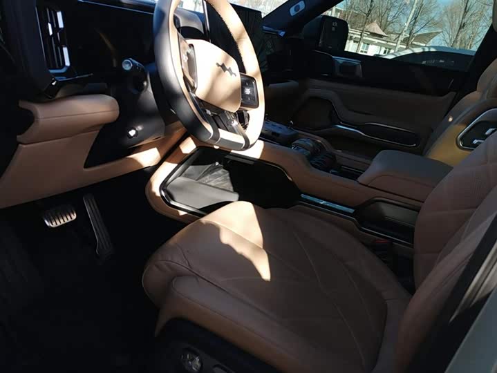 BYD FangChengBao Leopard 8 2025 2025款 智勇旗舰无人机版 6座