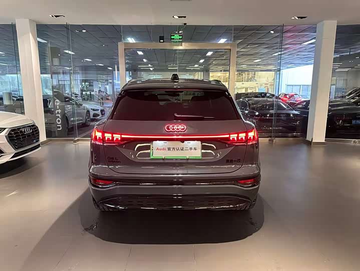 Audi Q6L e-tron 2026 2026款 首发领航版