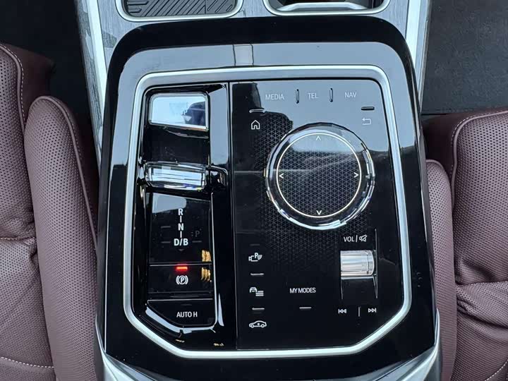 BMW i7 2023 2023款 eDrive50L 尊享M运动套装