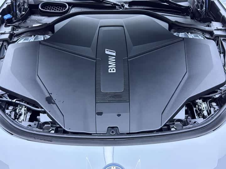 BMW i7 2023 2023款 eDrive50L 尊享M运动套装