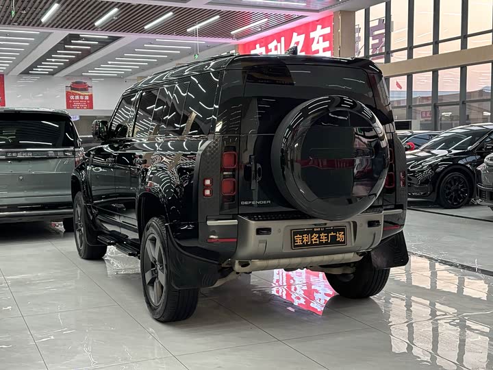 Land Rover Defender 2025 2025款 110 3.0T P400 X-Dynamic HSE