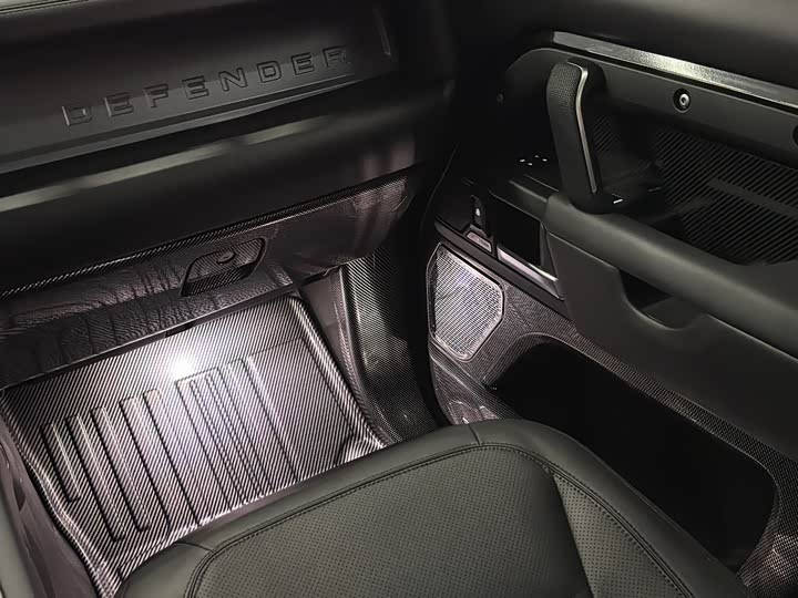 Land Rover Defender 2025 2025款 110 3.0T P400 X-Dynamic HSE