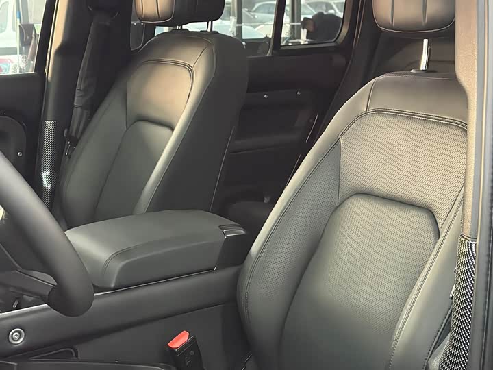 Land Rover Defender 2025 2025款 110 3.0T P400 X-Dynamic HSE