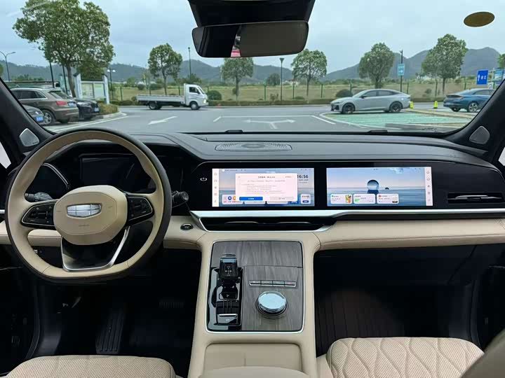 Geely Monjaro 2025 2025款 东方曜 2.0TD 自动四驱望月版