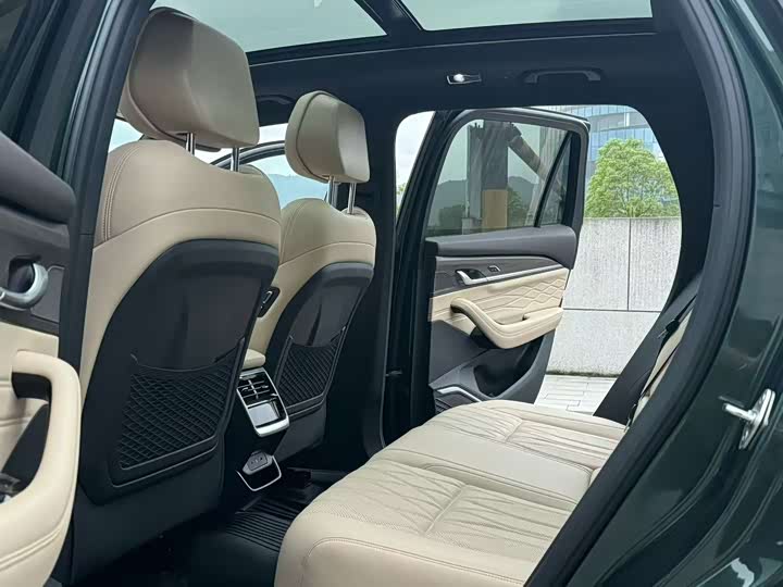 Geely Monjaro 2025 2025款 东方曜 2.0TD 自动四驱望月版