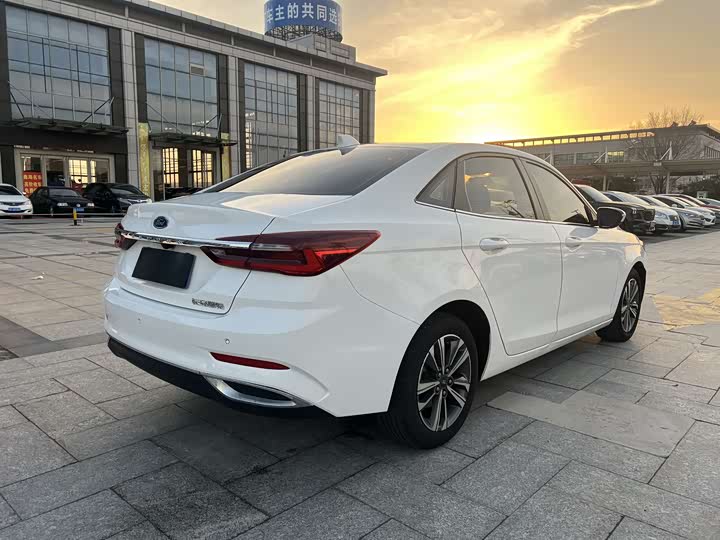 Ford Escort 2021 2021款 1.5L 自动钻石版