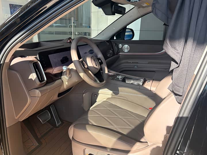 Aito M9 2025 2025款 增程 Ultra版 52kWh 6座版