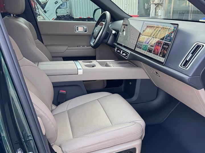 LiXiang L9 2025 2025款 Pro 智能焕新版