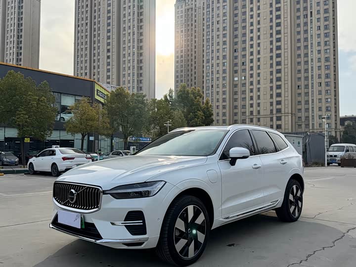 Volvo XC60 Hybrid 2025 2025款 插电式混动 长续航四驱智远运动版