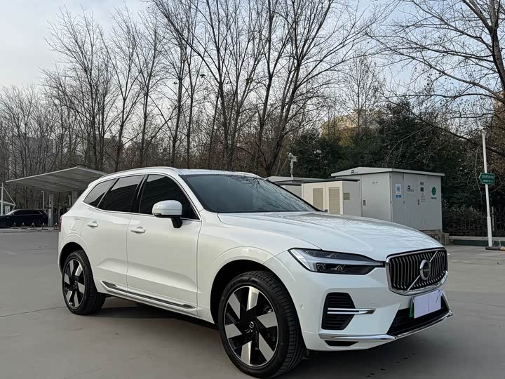 Volvo XC60 Hybrid 2025 2025款 插电式混动 长续航四驱智远运动版