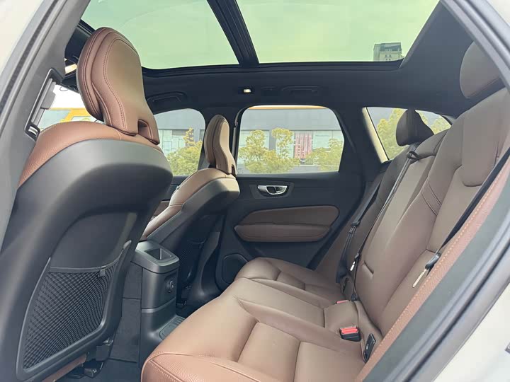 Volvo XC60 Hybrid 2025 2025款 插电式混动 长续航四驱智远运动版