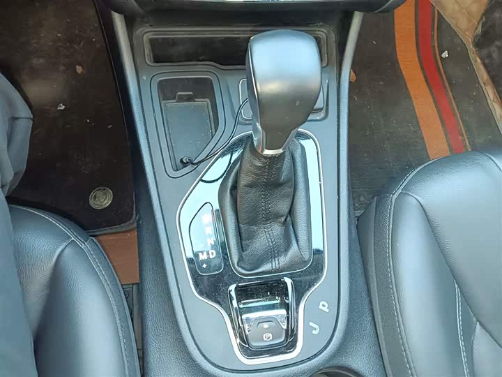 Jeep Cherokee 2020 2020款 2.0T 两驱领先版