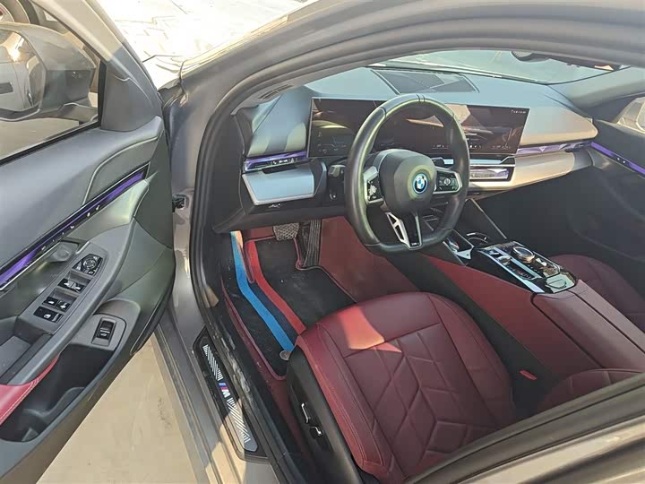 BMW i5 2024 2024款 eDrive 35L M运动套装