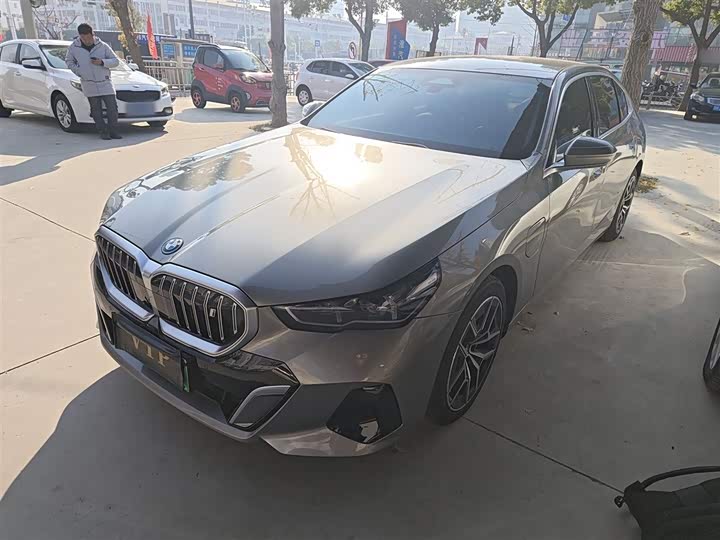 BMW i5 2024 2024款 eDrive 35L M运动套装