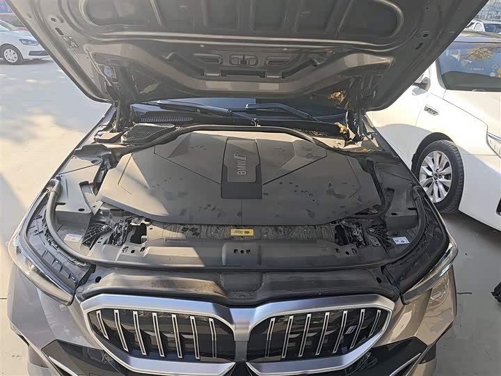 BMW i5 2024 2024款 eDrive 35L M运动套装