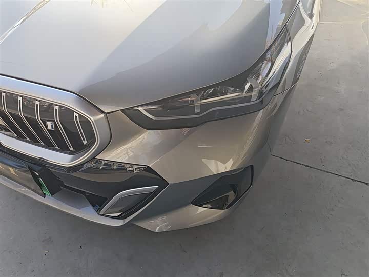 BMW i5 2024 2024款 eDrive 35L M运动套装