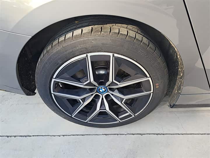 BMW i5 2024 2024款 eDrive 35L M运动套装