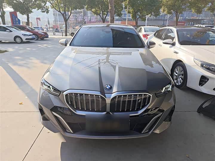 BMW i5 2024 2024款 eDrive 35L M运动套装