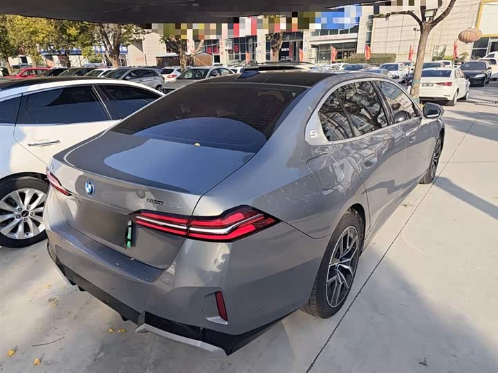 BMW i5 2024 2024款 eDrive 35L M运动套装