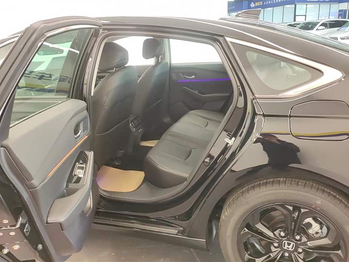 Honda Accord 2025 2025款 运动系列 260TURBO 豪华版