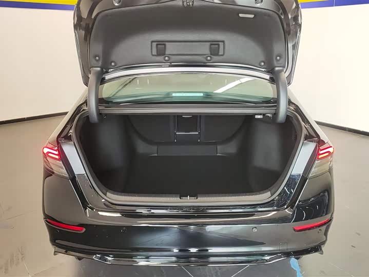 Honda Accord 2025 2025款 运动系列 260TURBO 豪华版