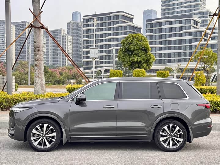 LiXiang One 2021 2021款 增程6座版