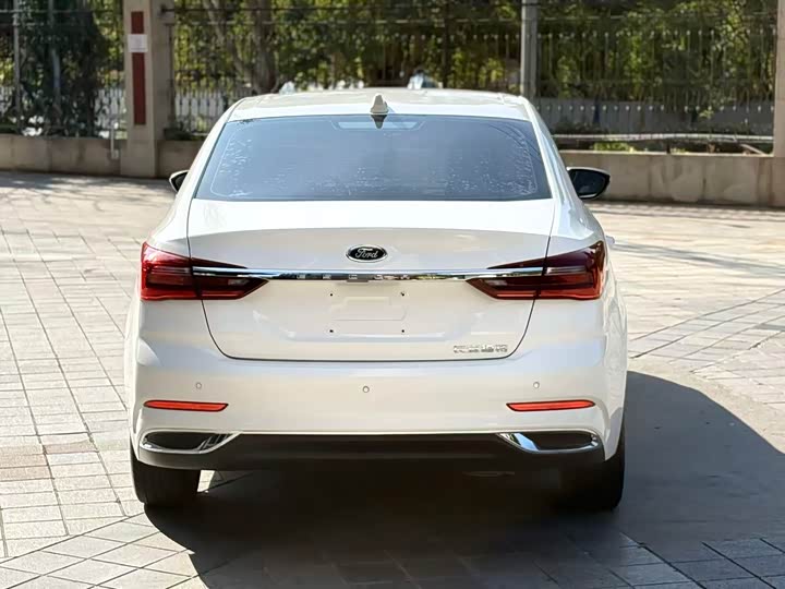 Ford Escort 2021 2021款 1.5L 自动钻石版