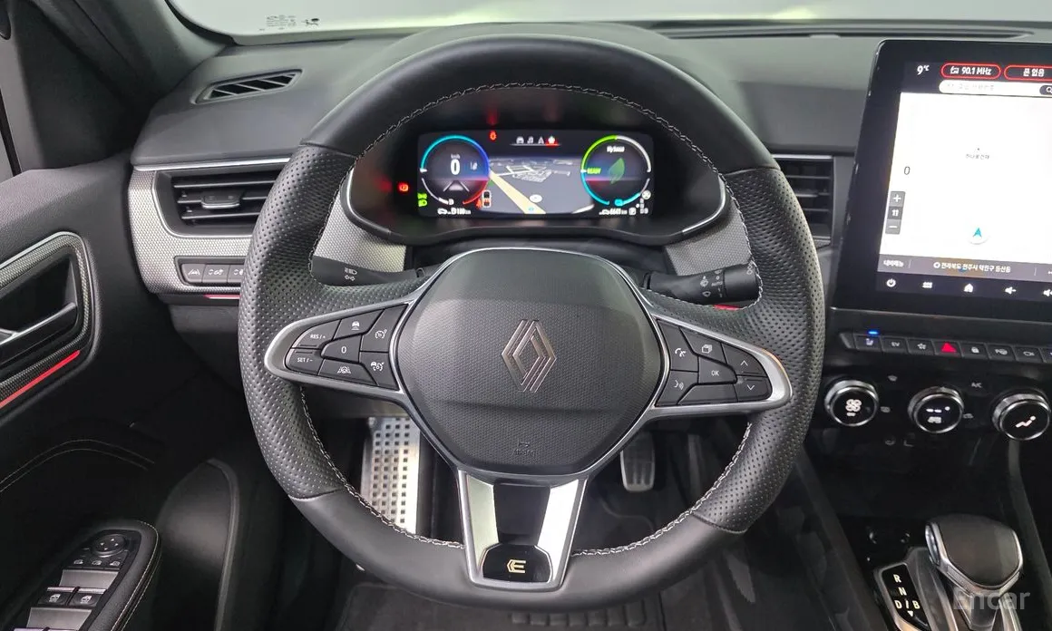 Renault Arkana 2024 1.6 E-TECH Iconic Design Package