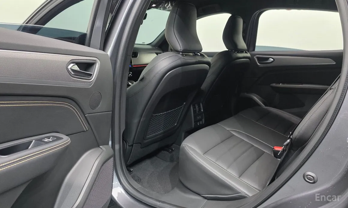 Renault Arkana 2024 1.6 E-TECH Iconic Design Package