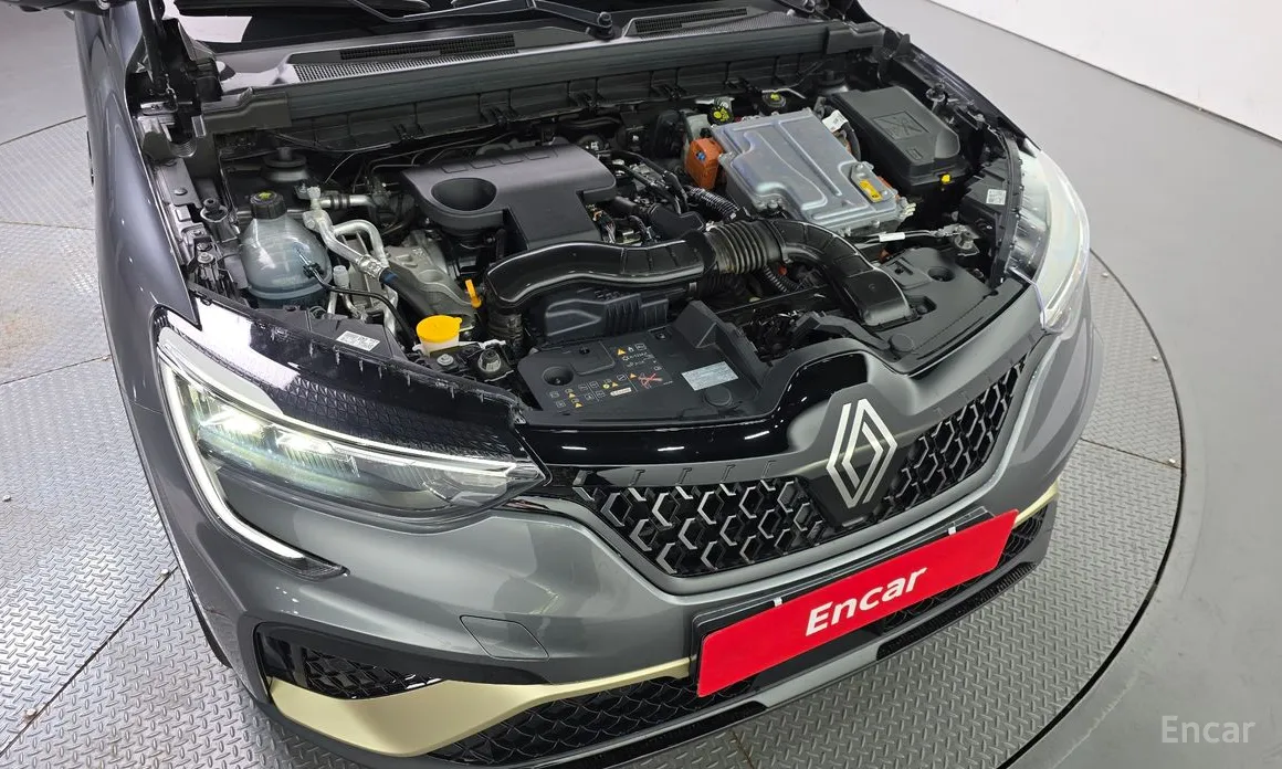 Renault Arkana 2024 1.6 E-TECH Iconic Design Package