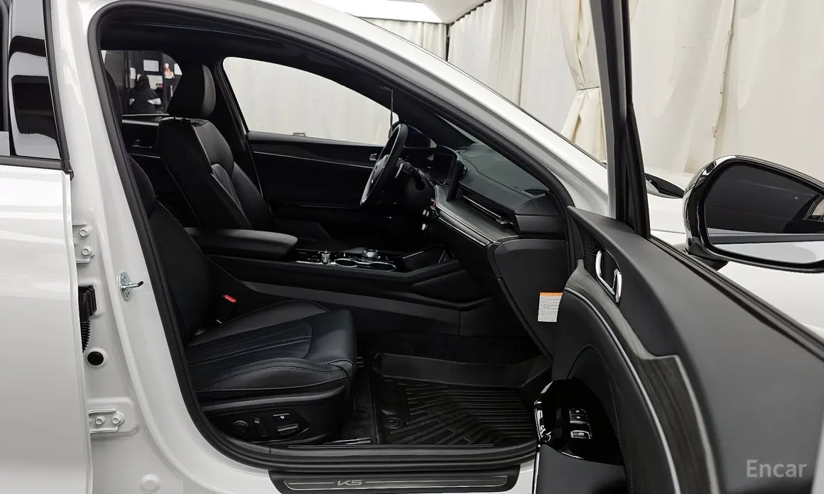 Kia K5 2023 Signature