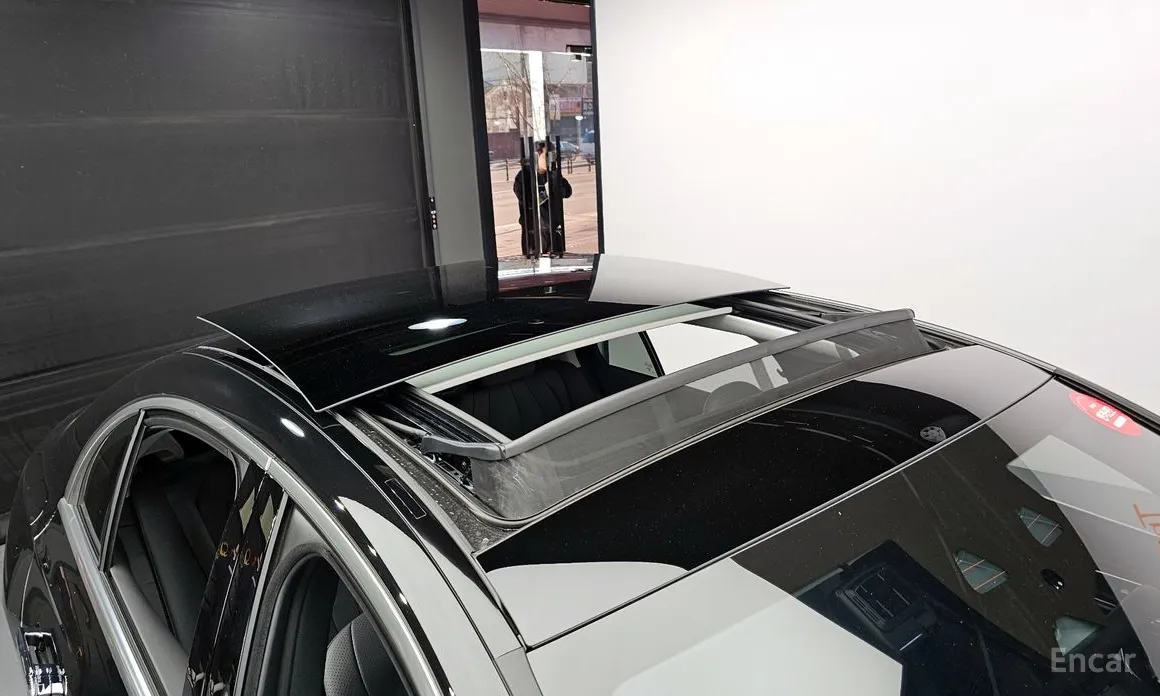 Mercedes-Benz E-Class 2024 E200 Avantgarde