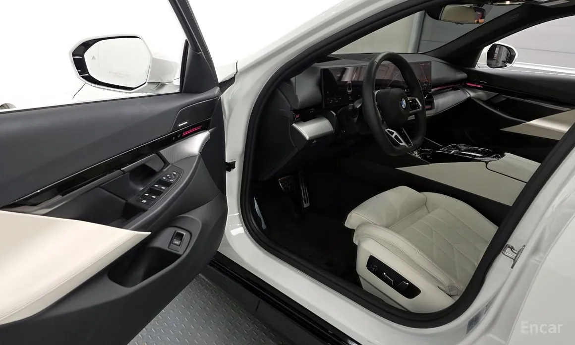 BMW 5 Series 2023 520i M Sport