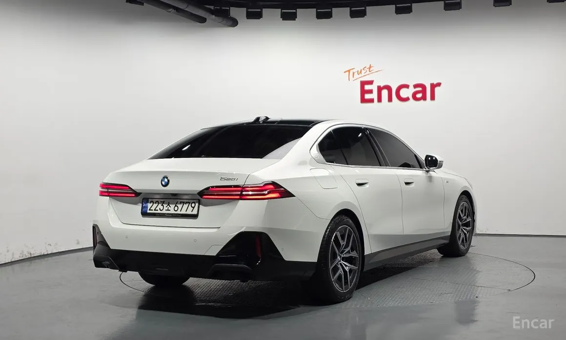 BMW 5 Series 2023 520i M Sport