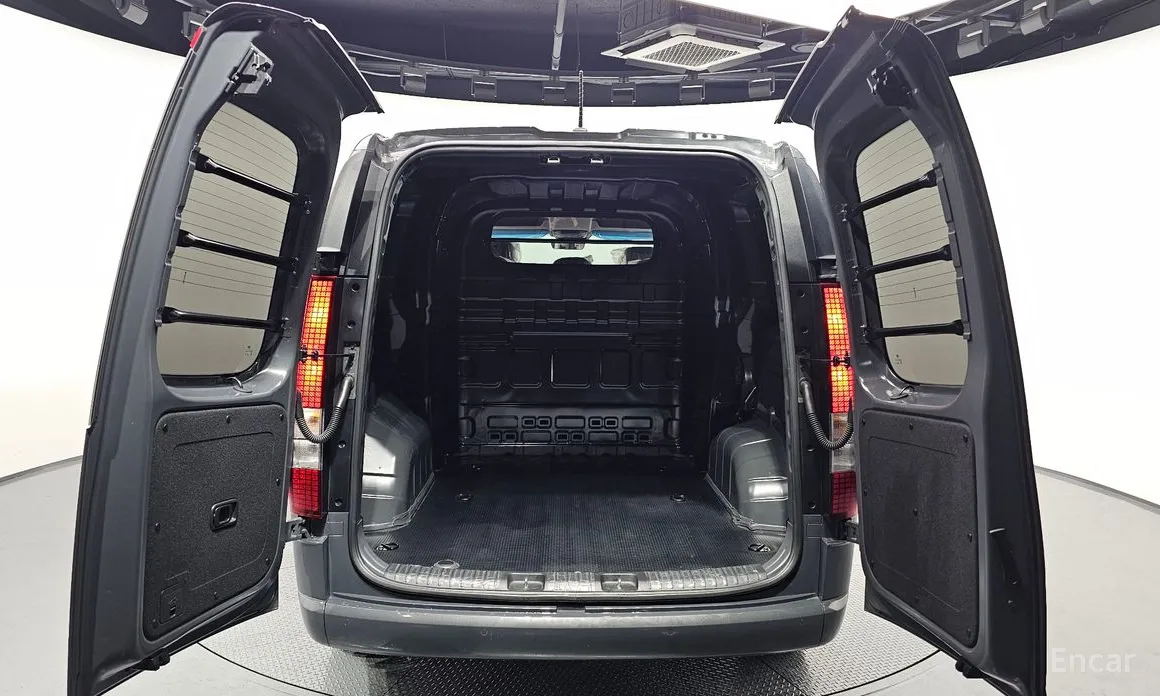 Hyundai Staria 2021 Cargo 5-Seater